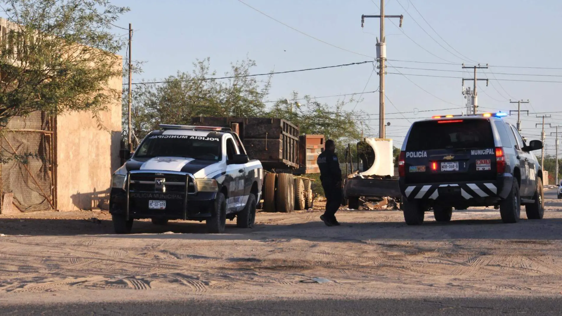 La policía encontró en la colonia La Mesa, semienterrado el cuerpo de una persona que falleció hace mas de 6 meses